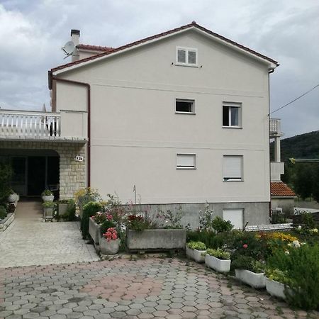 Feel Good Apartment Mundanije 外观 照片