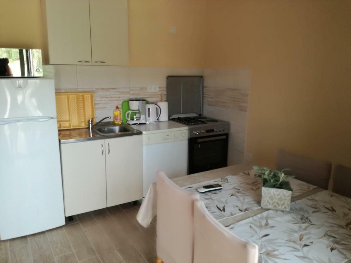 Feel Good Apartment Mundanije 外观 照片