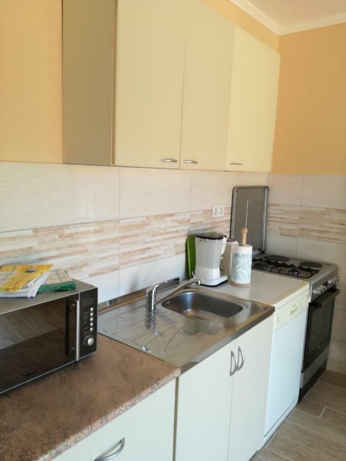 Feel Good Apartment Mundanije 外观 照片